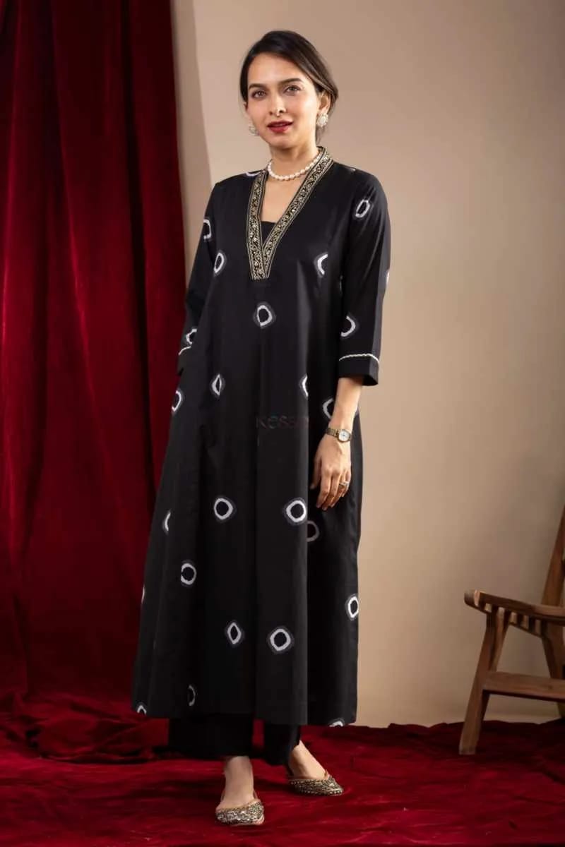 MT Embroidery Neck Cotton Designer Kurti With Bottom Wholesale Shop In Surat